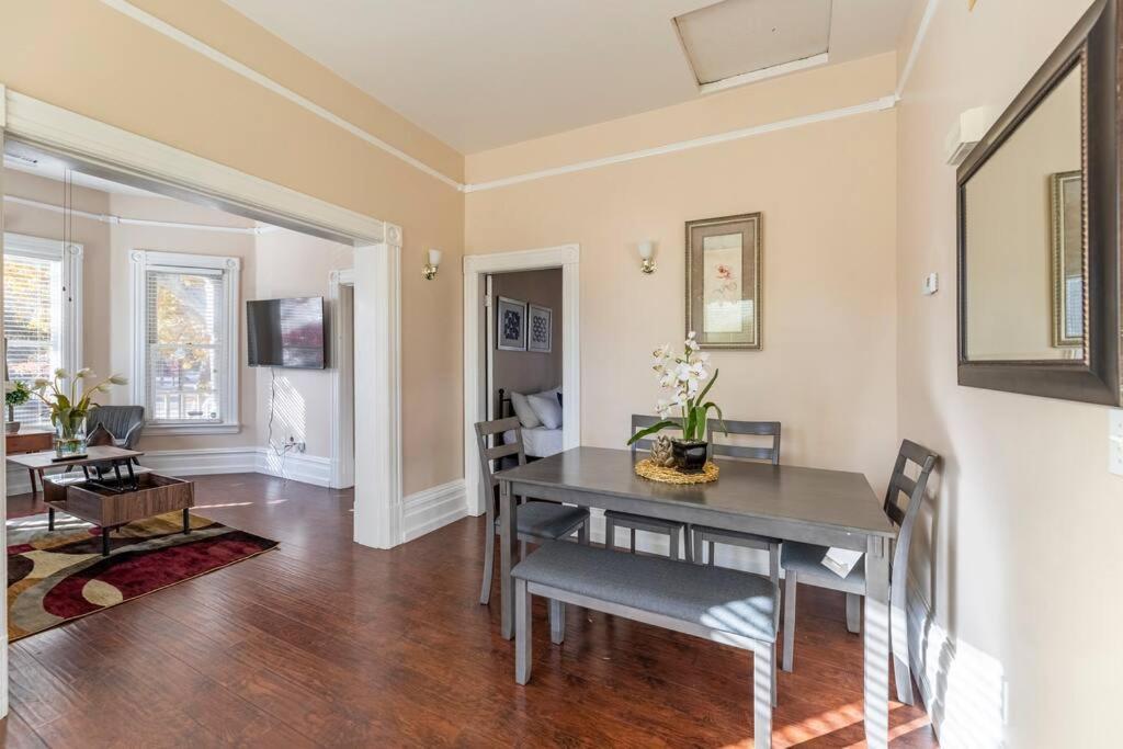 A+ 2 Bedroom Victorian Home Away From Home Sacramento Eksteriør billede
