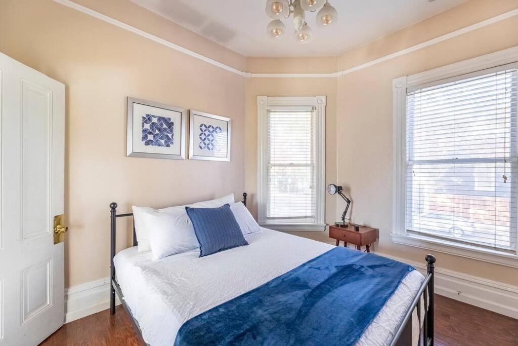 A+ 2 Bedroom Victorian Home Away From Home Sacramento Eksteriør billede