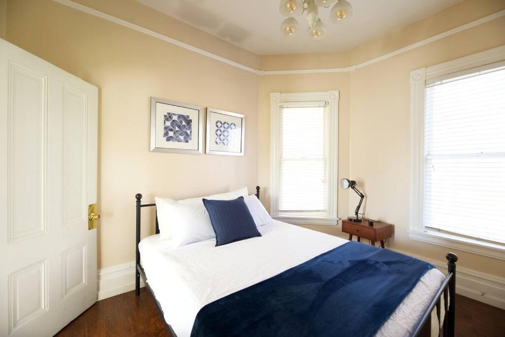 A+ 2 Bedroom Victorian Home Away From Home Sacramento Eksteriør billede